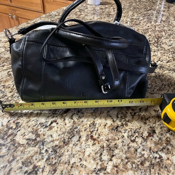 New with tags Frye blk zip handbag - Picture 14 of 15